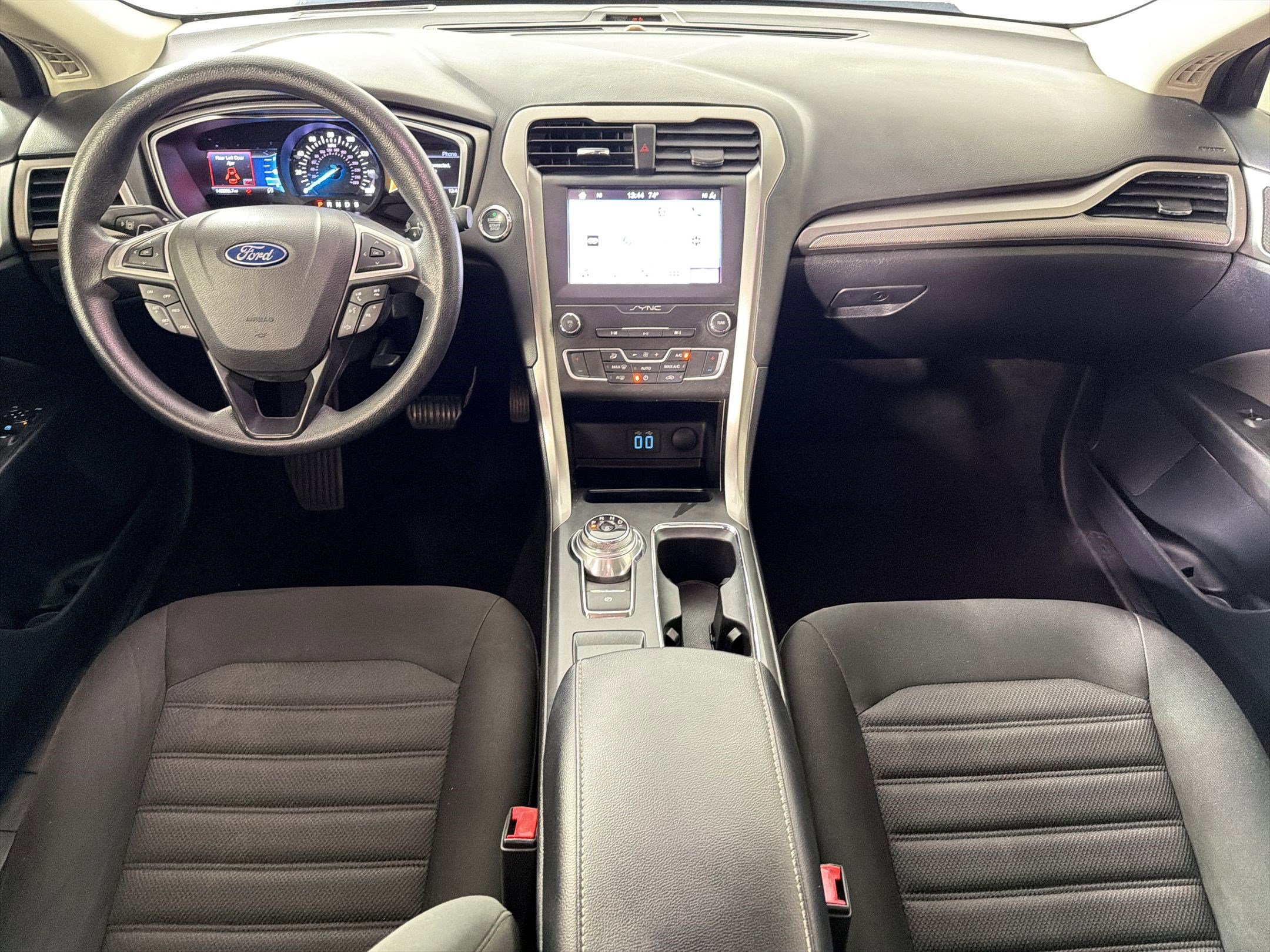 Used 2019 Ford Fusion SE image 15