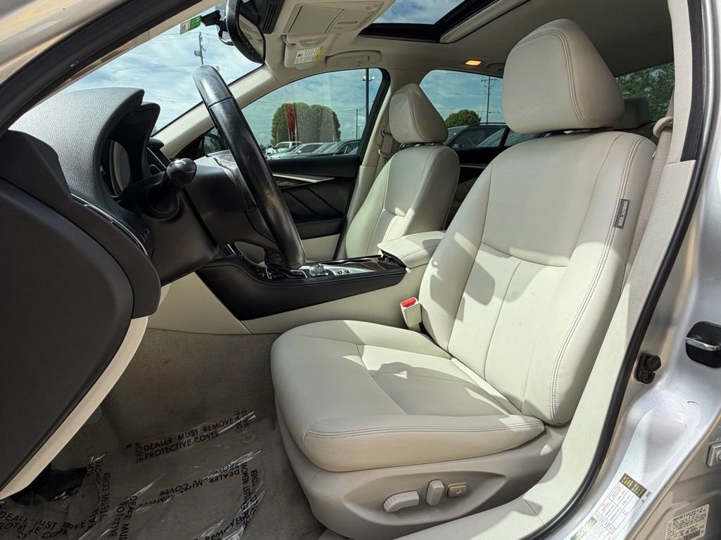 Used 2018 INFINITI Q50 Luxe w/ Essential Package (3.0T Luxe) RWD image 18