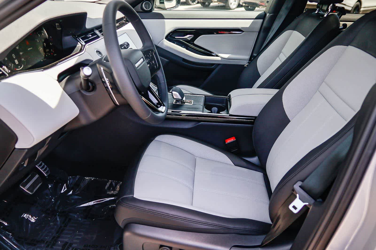 New 2026 Land Rover Range Rover Evoque Dynamic SE AWD/4WD image 19
