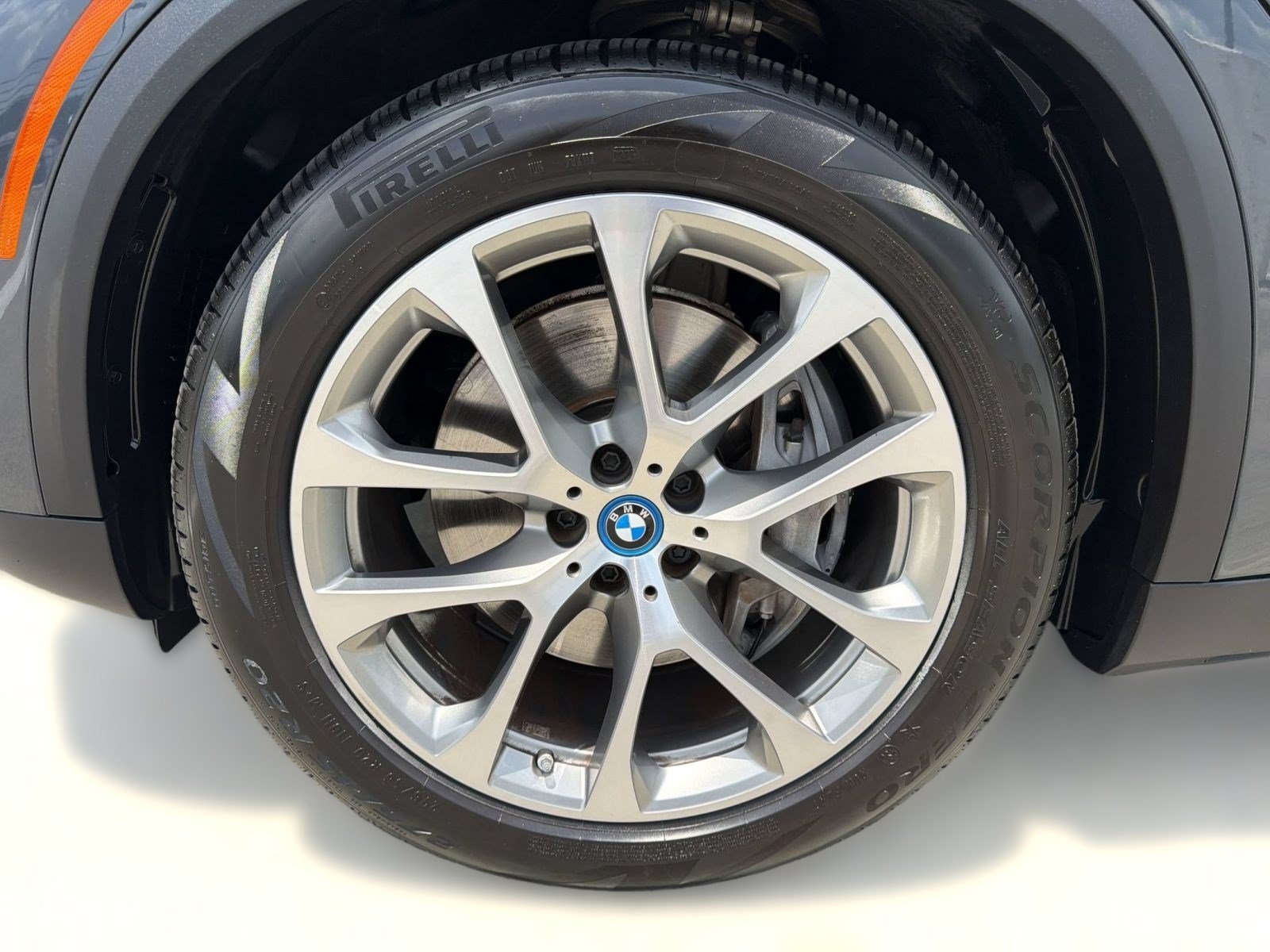 Used 2022 BMW X5 xDrive45e w/ Premium Package AWD/4WD image 12