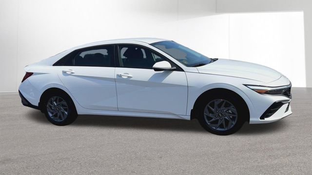 Used 2025 Hyundai Elantra Hybrid FWD image 86