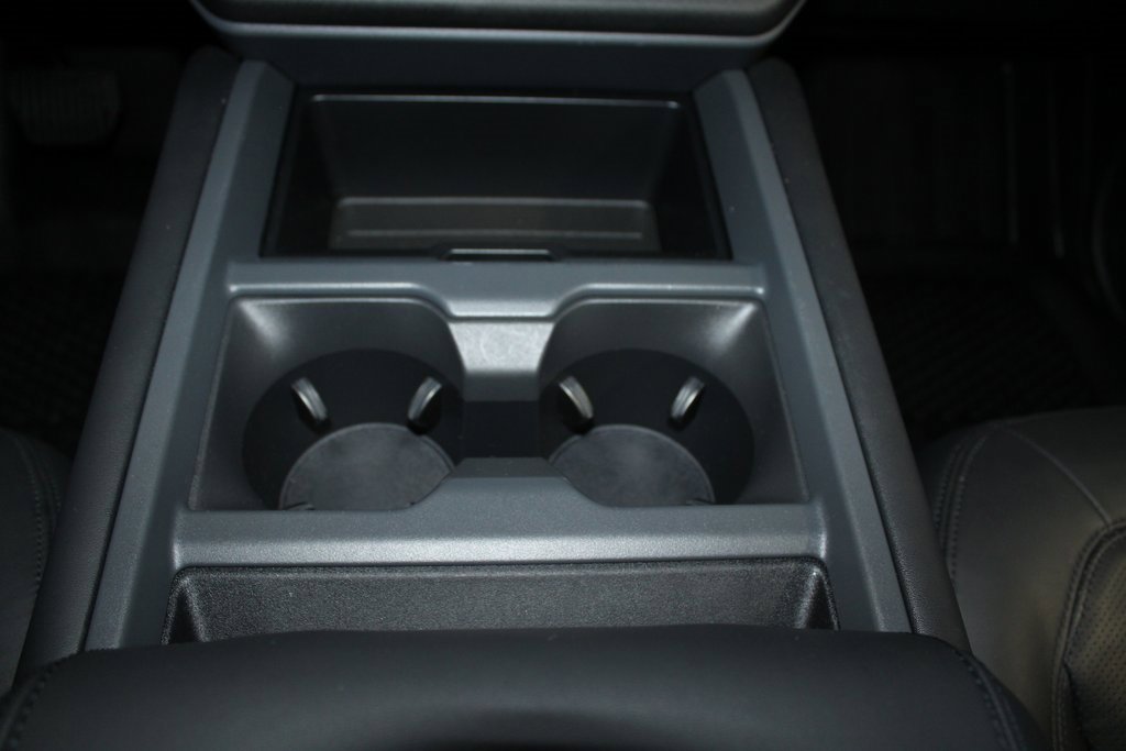 Used 2025 Land Rover Defender 110 X-Dynamic SE image 33