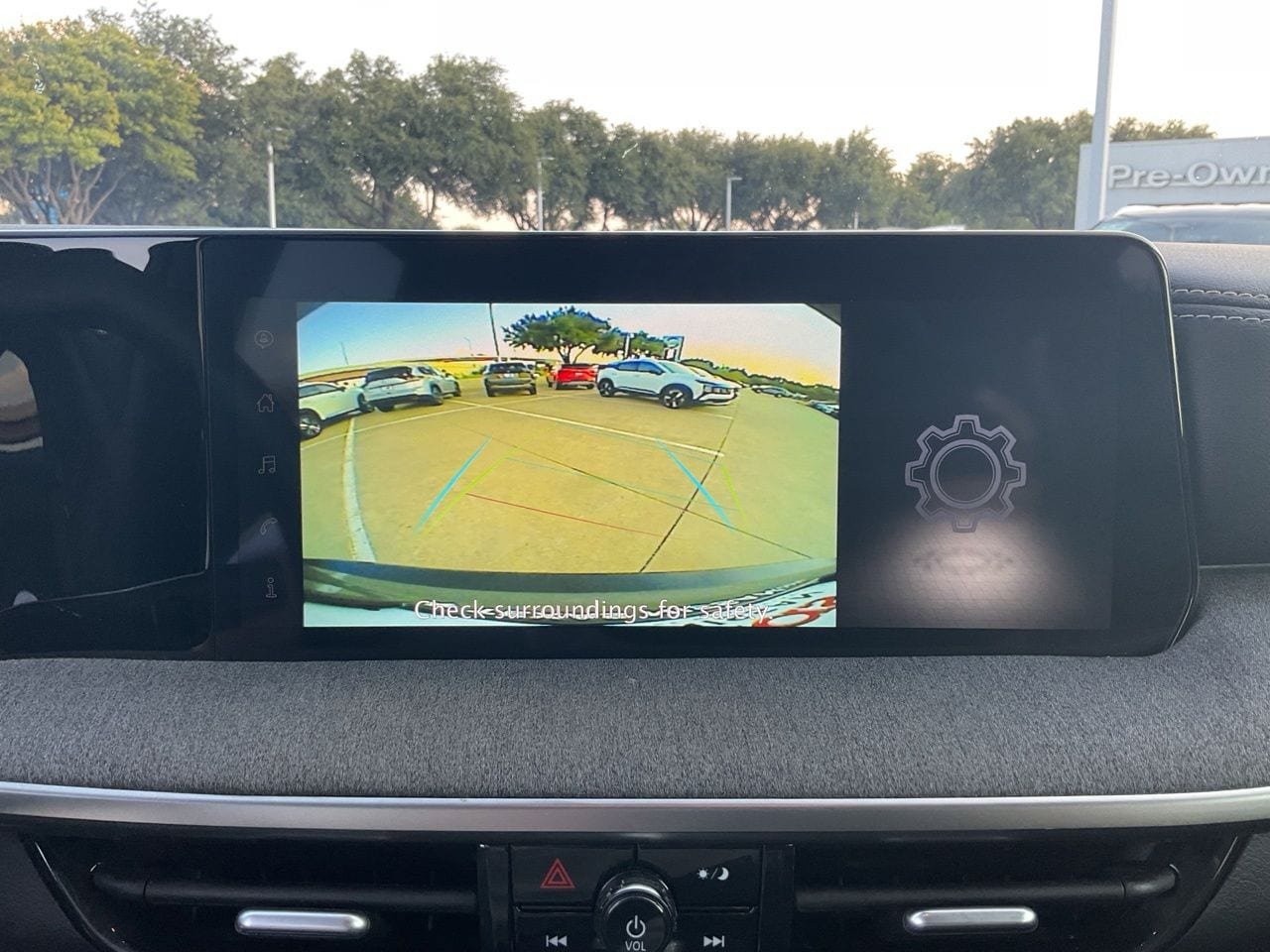 Used 2025 Nissan Kicks SV FWD image 30