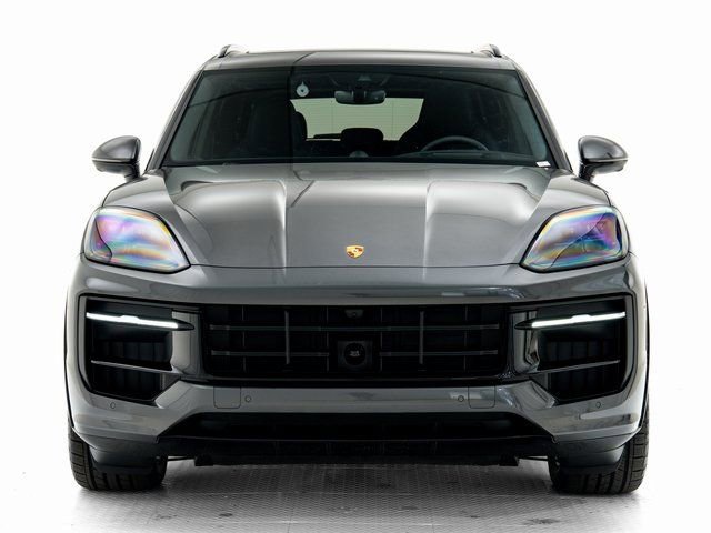 New 2026 Porsche Cayenne GTS image 33
