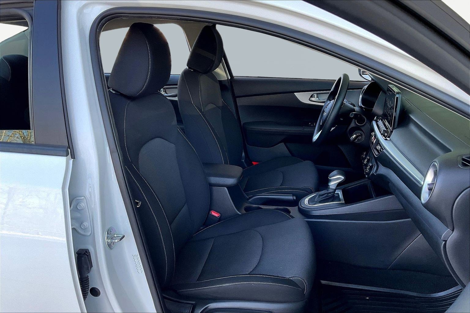 Used 2024 Kia Forte LX image 28