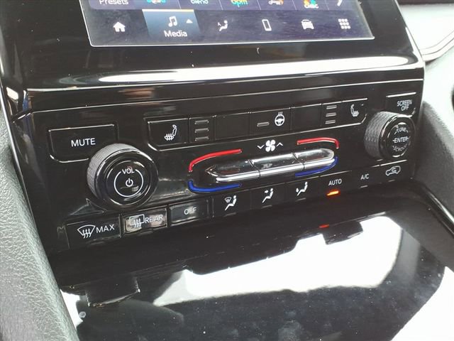 Used 2023 Jeep Grand Cherokee Altitude image 18