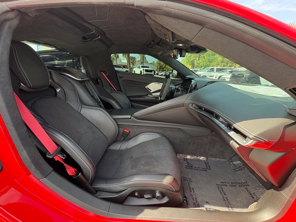 Used 2025 Chevrolet Corvette Z06 RWD image 39