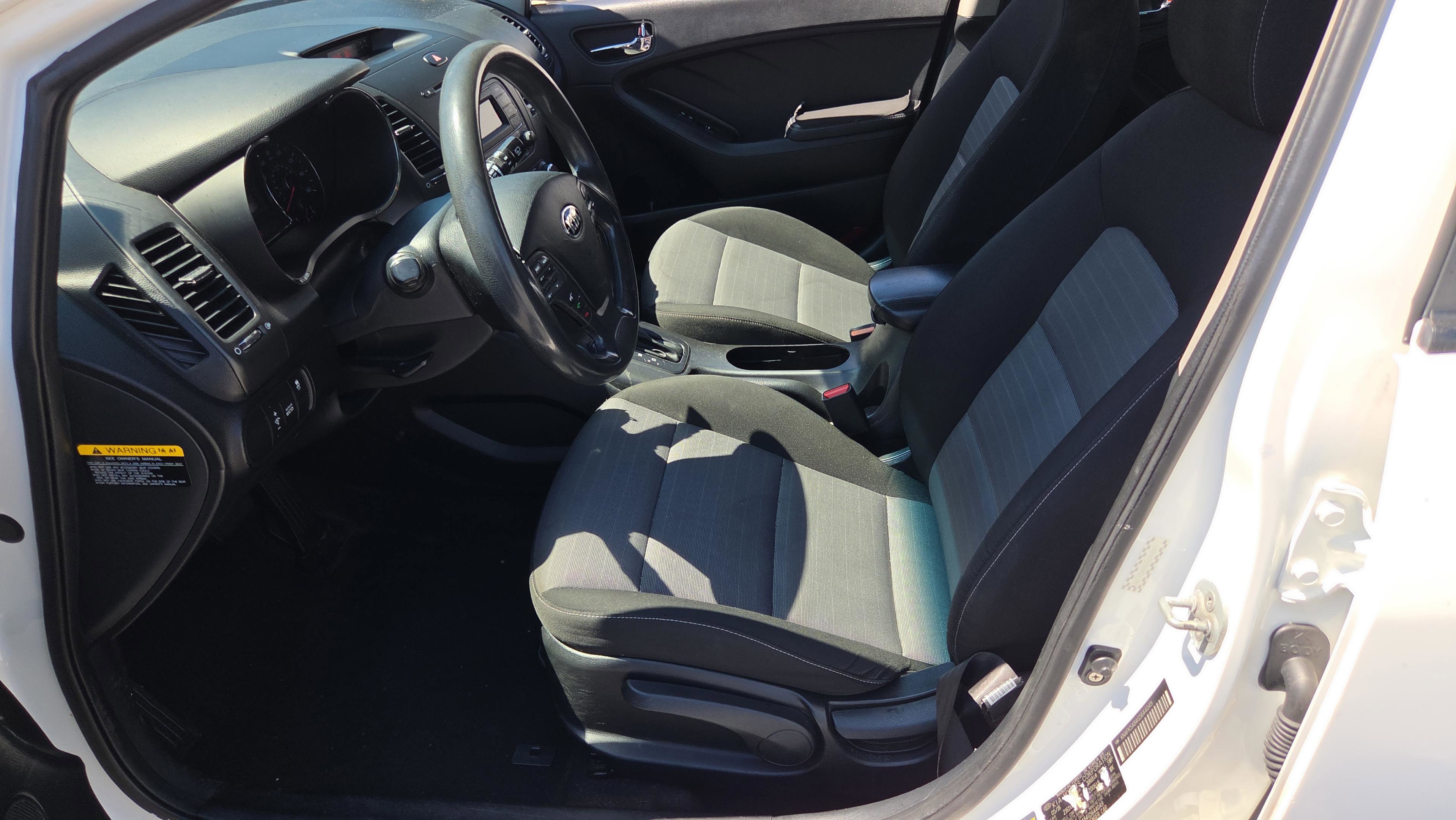 Used 2016 Kia Forte LX image 10