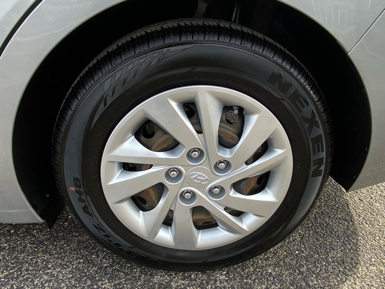 Used 2020 Hyundai Elantra SE FWD image 49