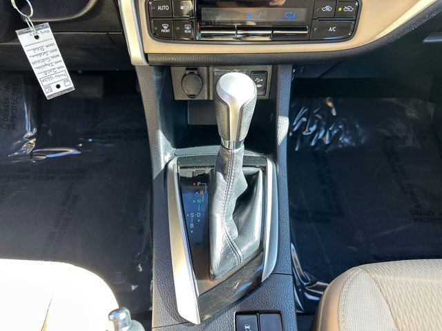 Used 2018 Toyota Corolla LE FWD image 22