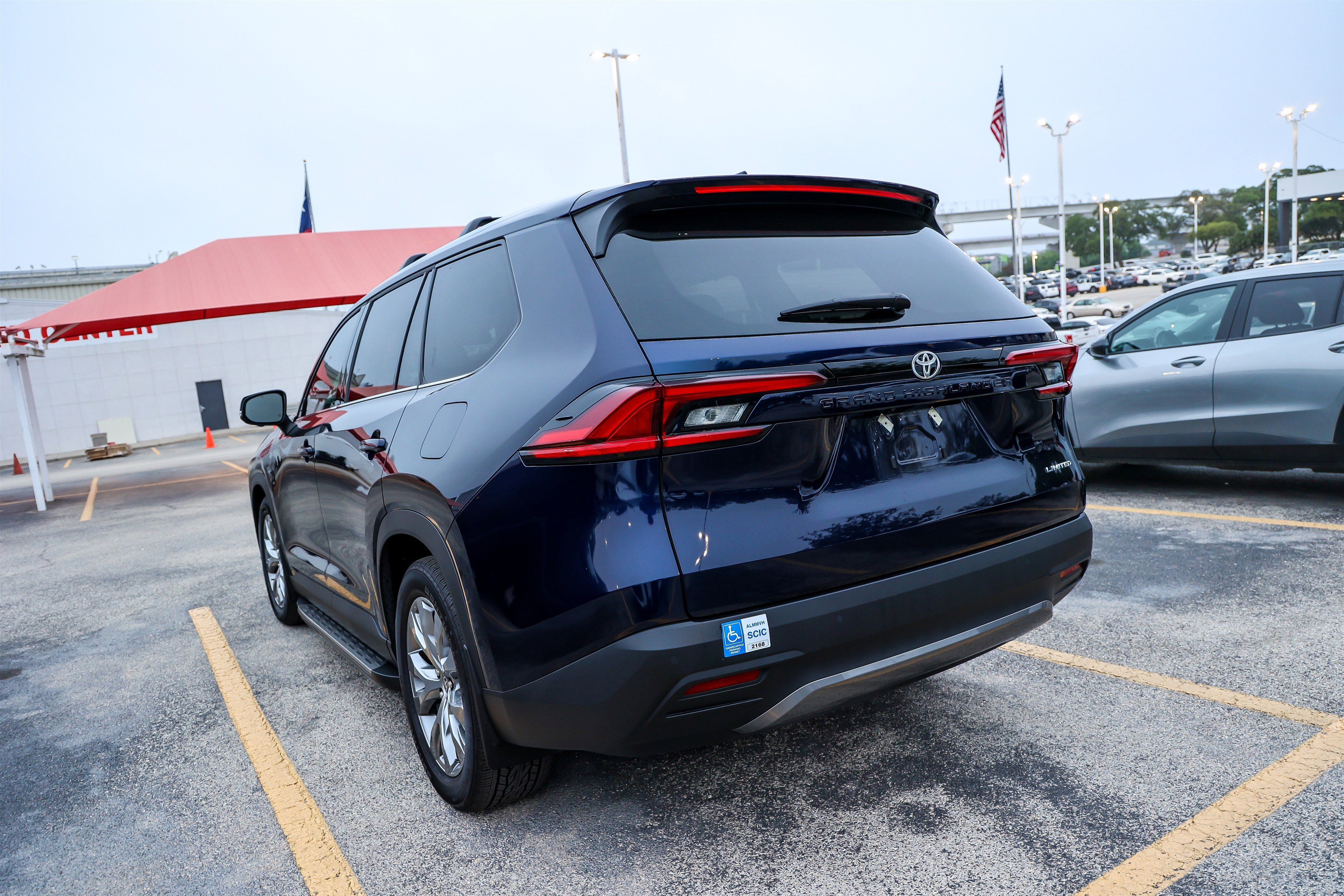 Certified 2025 Toyota Grand Highlander FWD image 10