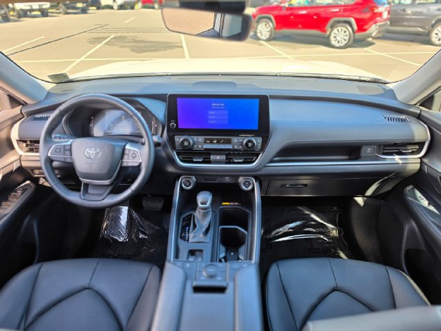 Used 2024 Toyota Grand Highlander AWD image 30