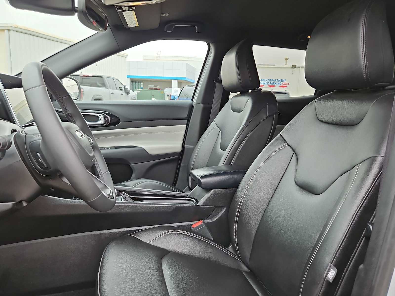 Used 2025 Jeep Compass Limited AWD/4WD image 15