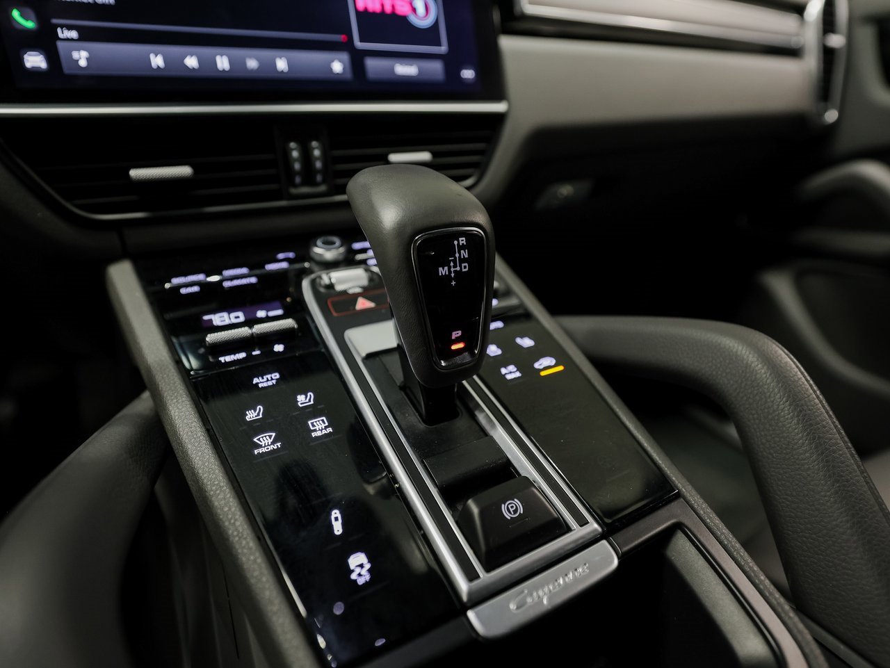 Certified 2023 Porsche Cayenne Platinum Edition image 20