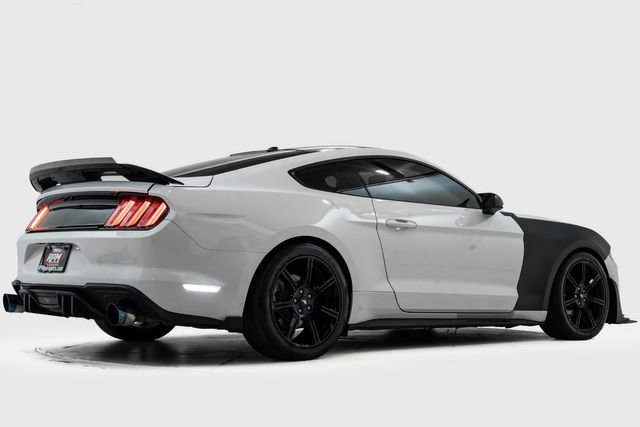 Used 2019 Ford Mustang Coupe w/ Black Accent Package RWD image 3