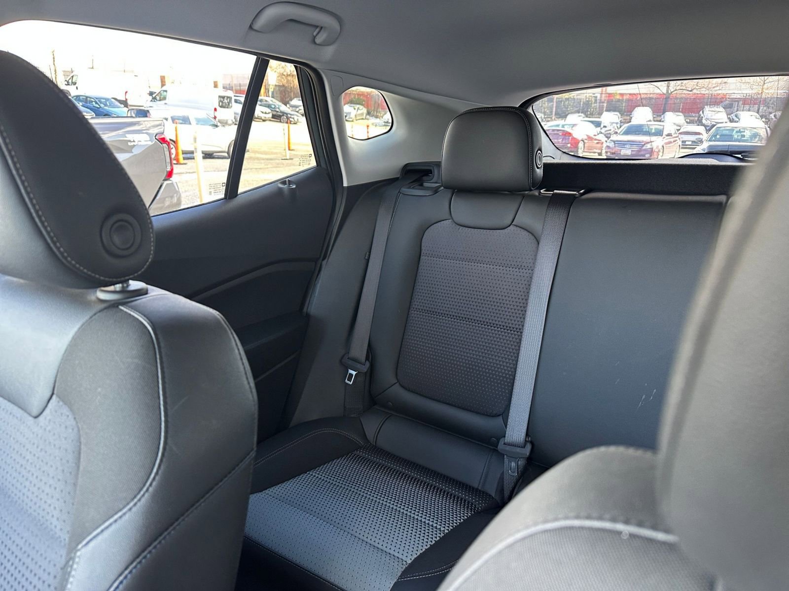 Used 2025 Chevrolet Trax LT w/ LT Convenience Package image 37