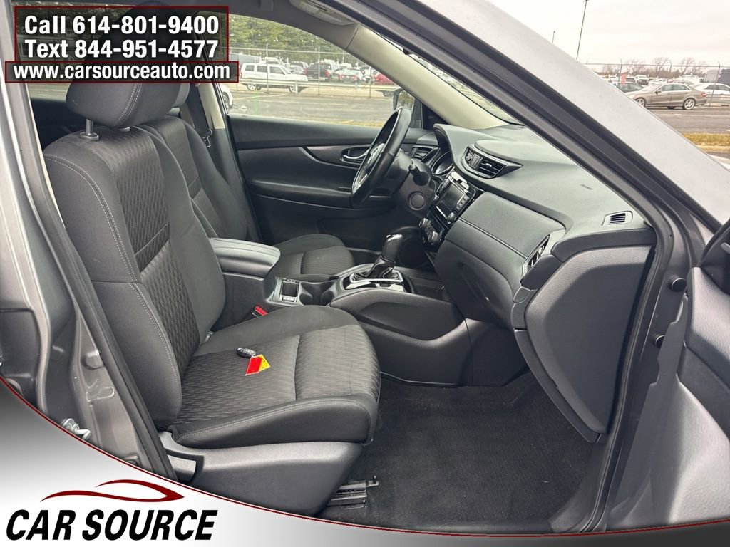 Used 2018 Nissan Rogue SV w/ Premium Package image 38