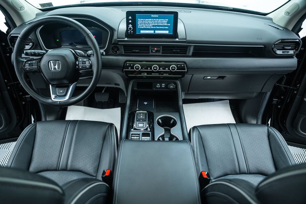 Used 2025 Honda Pilot Elite image 23