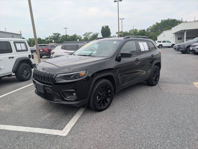 Certified 2023 Jeep Cherokee Altitude Lux AWD/4WD image 1