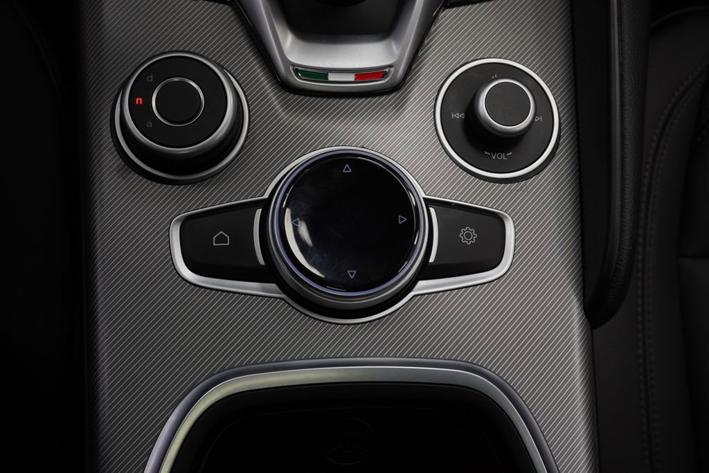 Used 2024 Alfa Romeo Giulia Ti w/ Active Assist Plus Package image 38