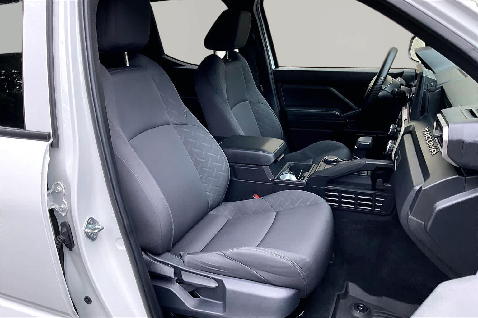 Certified 2024 Toyota Tacoma SR AWD/4WD image 9