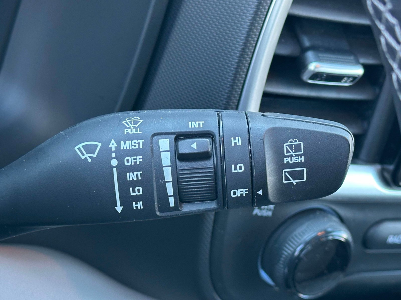 Used 2022 Hyundai Venue SEL w/ Cargo Package image 22