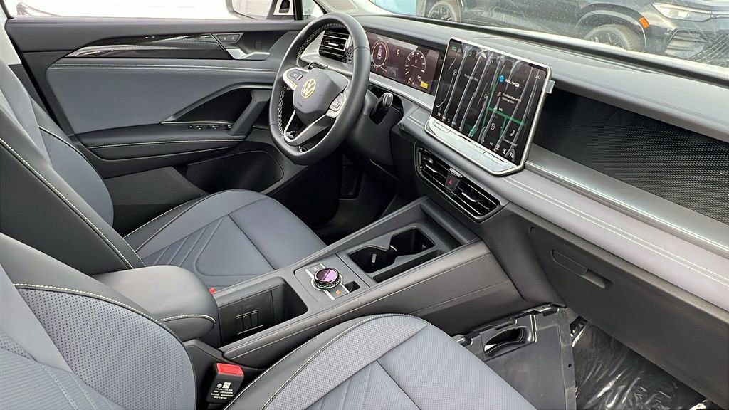 New 2026 Volkswagen Tiguan SE image 11