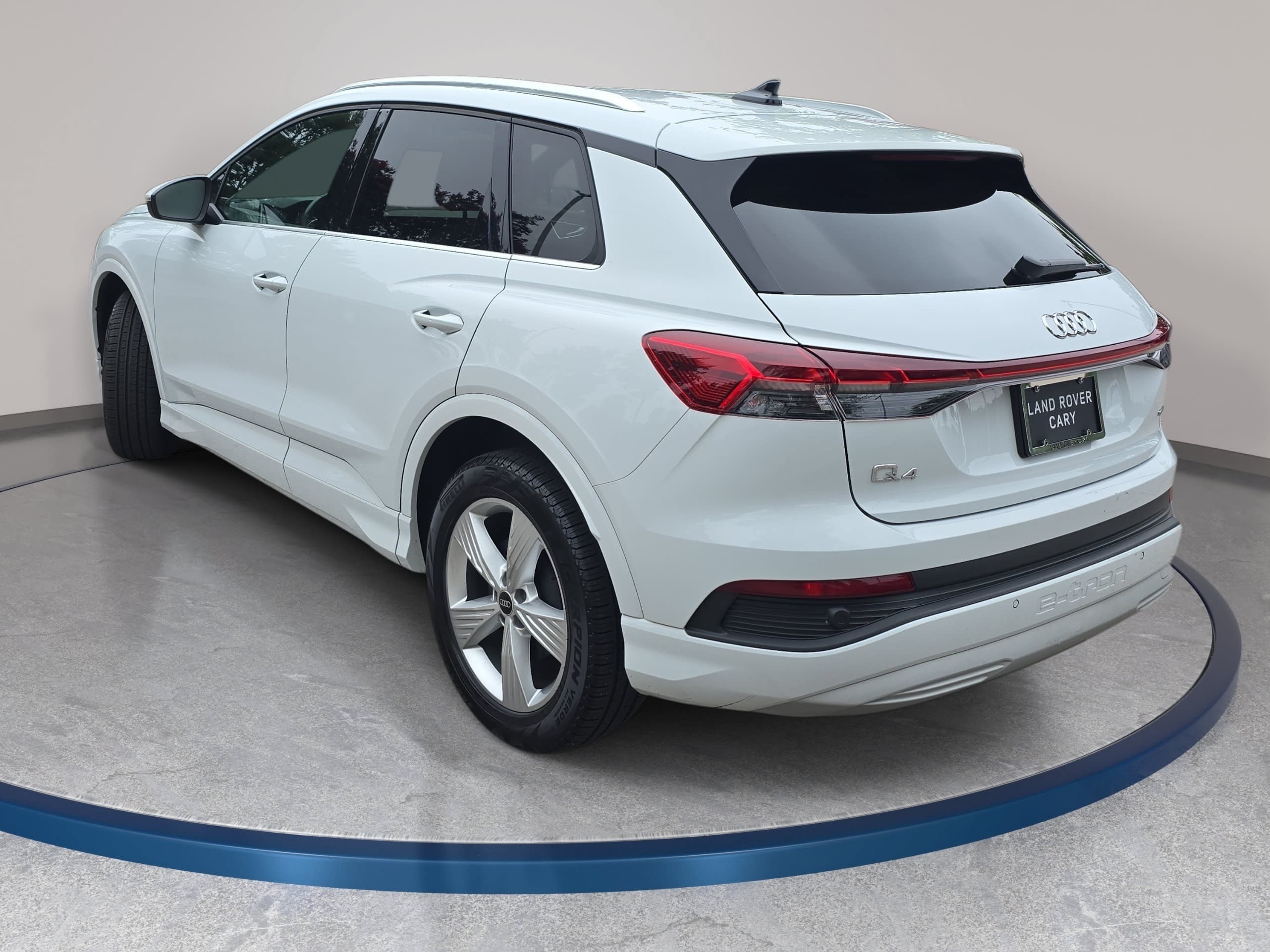 Used 2022 Audi Q4 e-tron Prestige AWD/4WD image 7
