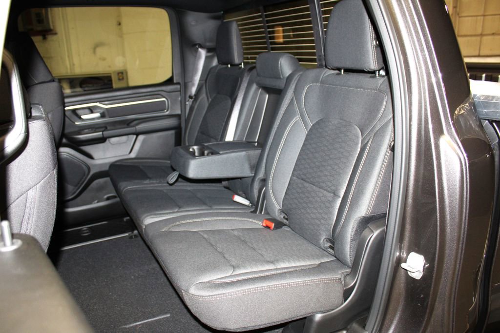 New 2026 RAM 1500 4x4 Crew Cab image 25