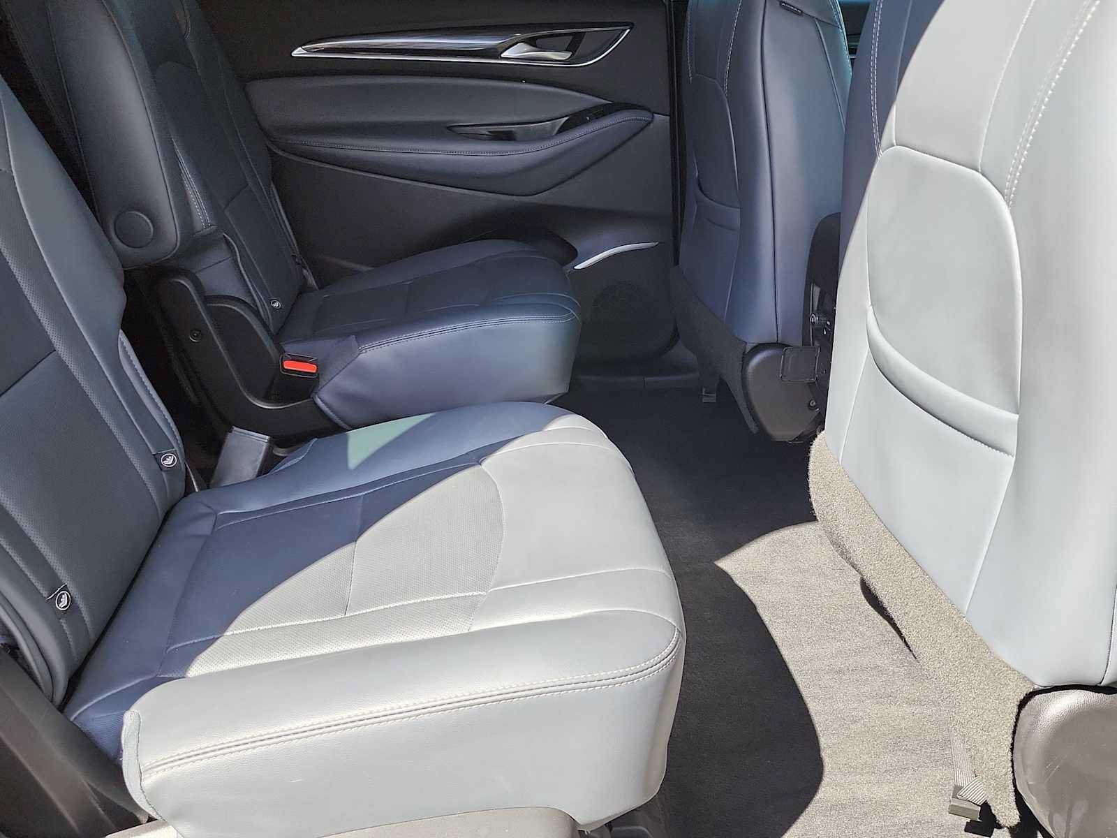 Used 2020 Buick Enclave Premium w/ Sun and Sites Package FWD image 17