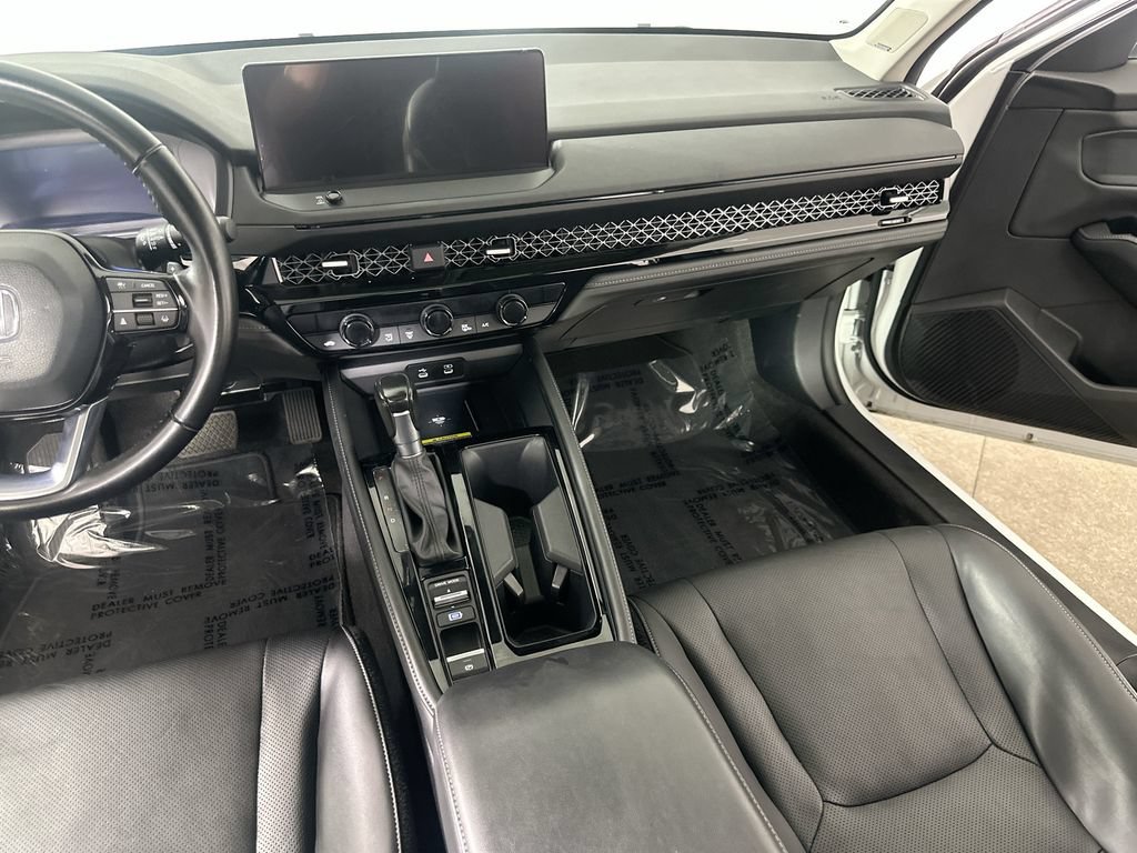 Used 2023 Honda Accord Touring image 21