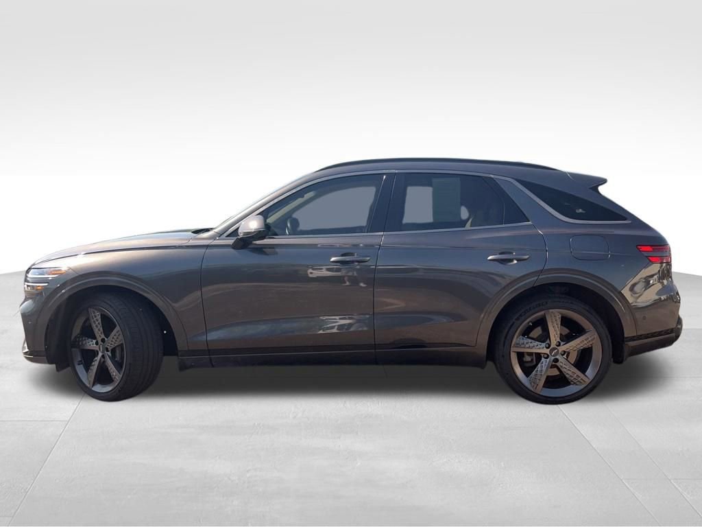 Used 2022 Genesis GV70 3.5T Sport w/ Sport Prestige Package AWD/4WD image 2