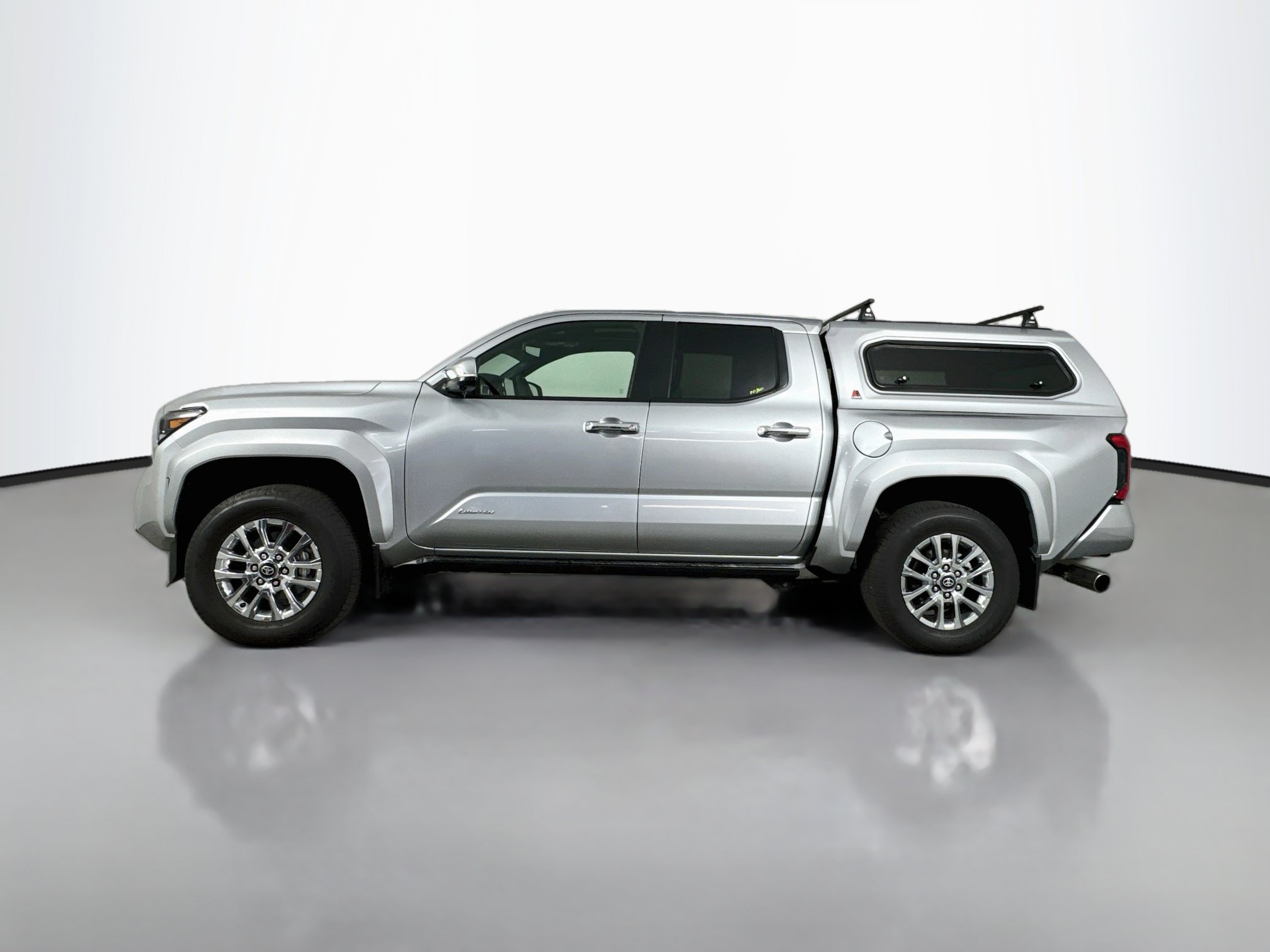 Certified 2024 Toyota Tacoma Limited w/ Limited Package (LT) AWD/4WD image 4
