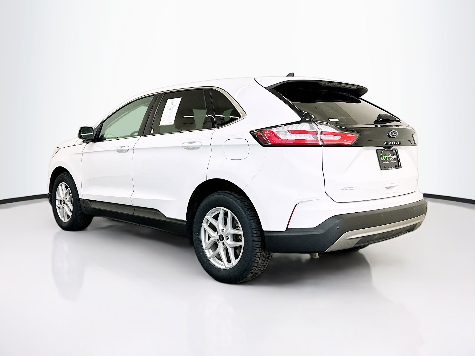 Used 2024 Ford Edge SEL image 5