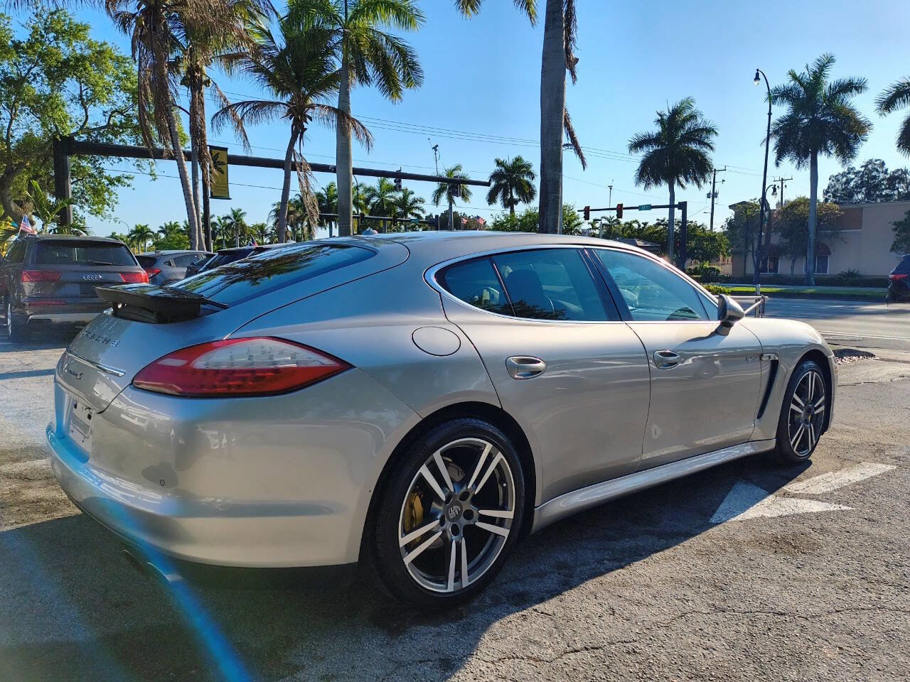 Used 2013 Porsche Panamera S w/ Comfort Pkg image 11