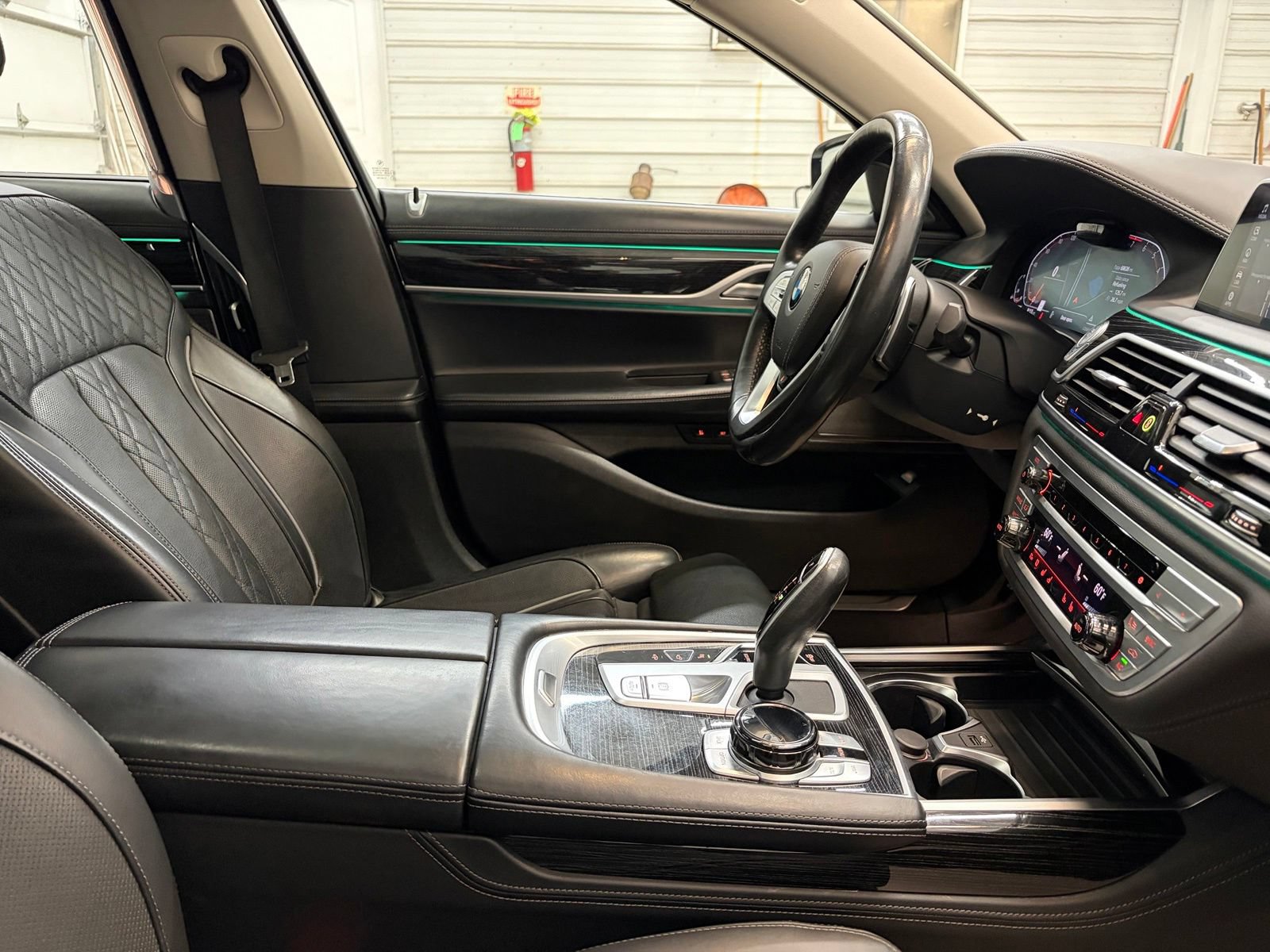 Used 2022 BMW 740i xDrive w/ Premium Package AWD/4WD image 28