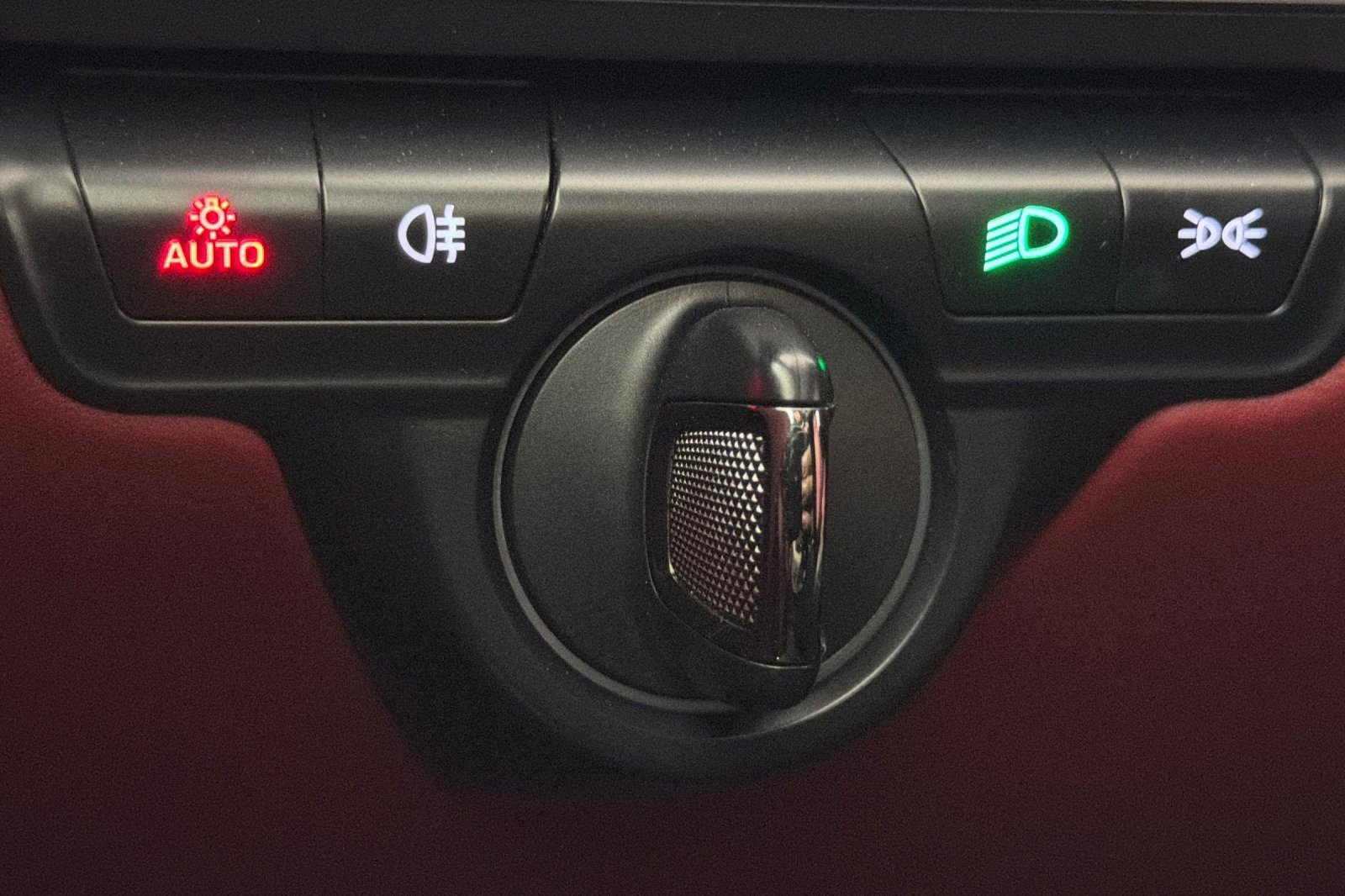 Used 2024 Porsche 911 Carrera w/ Premium Package image 20