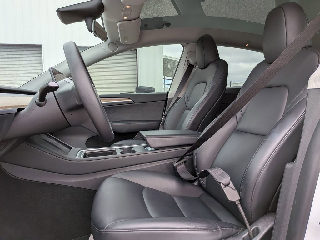 Used 2023 Tesla Model Y Long Range image 10