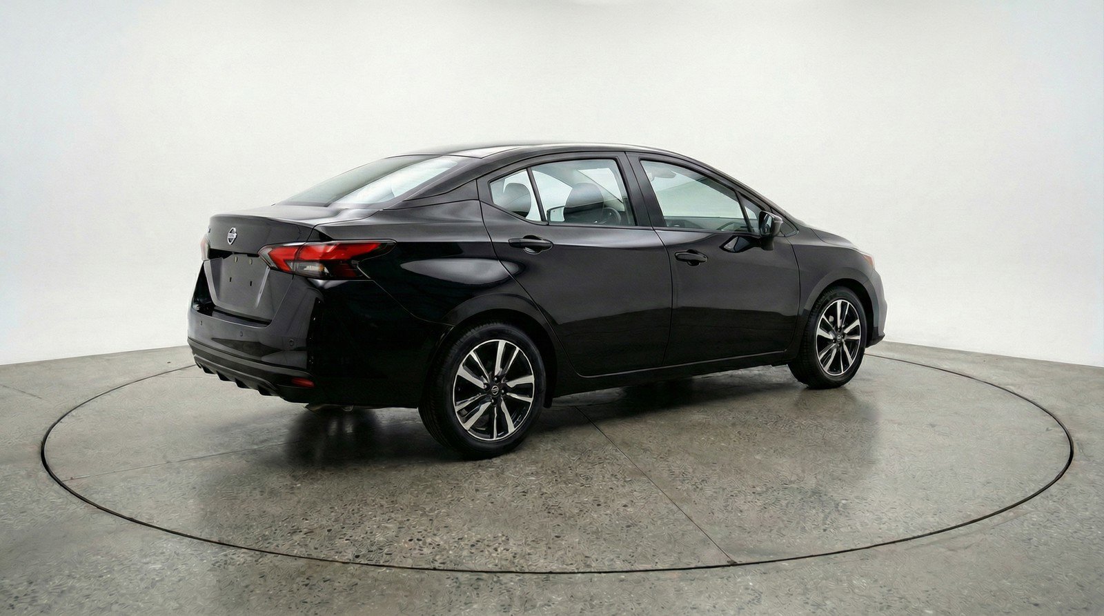 Used 2025 Nissan Versa SV image 9