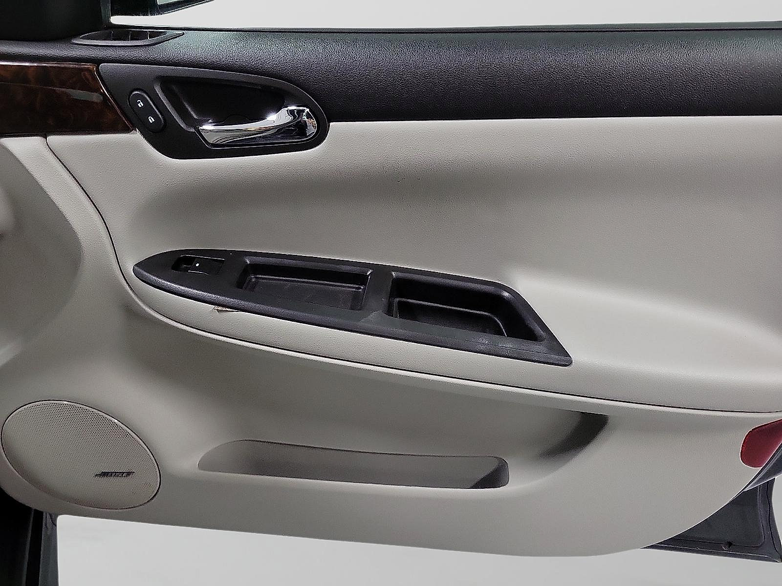 Used 2016 Chevrolet Impala LTZ FWD image 16