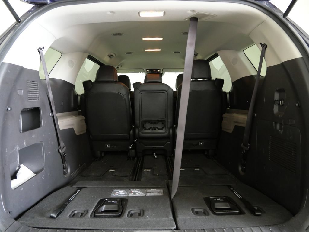 Used 2025 Kia Carnival FWD image 29