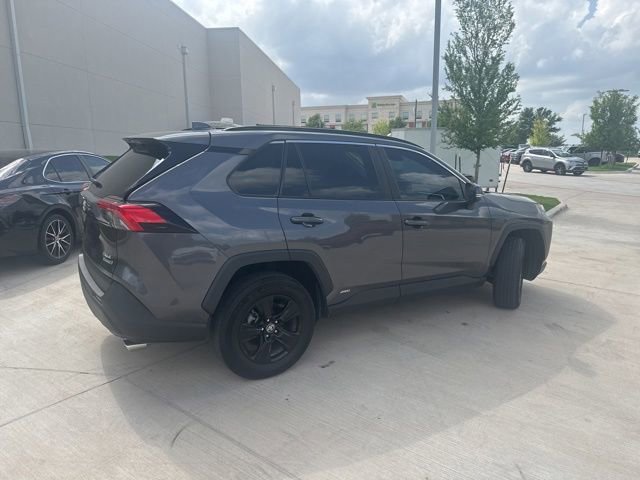 Used 2022 Toyota RAV4 XLE image 3