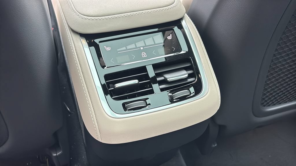 New 2026 Volvo XC90 B6 Plus w/ Protection Package Premier AWD/4WD image 9