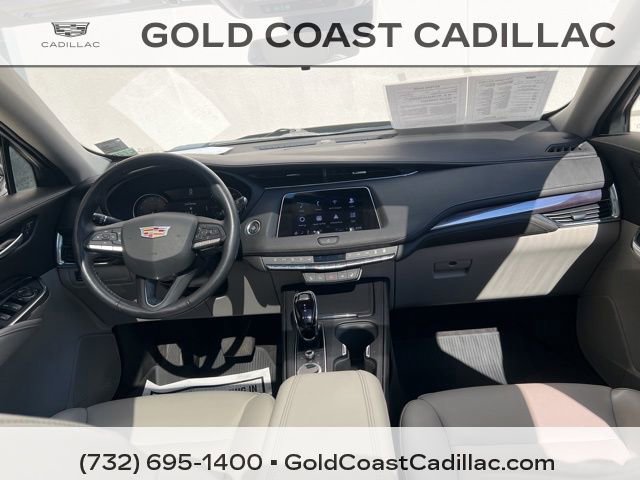 Certified 2023 Cadillac XT4 Luxury w/ Cold Weather Package AWD/4WD image 10