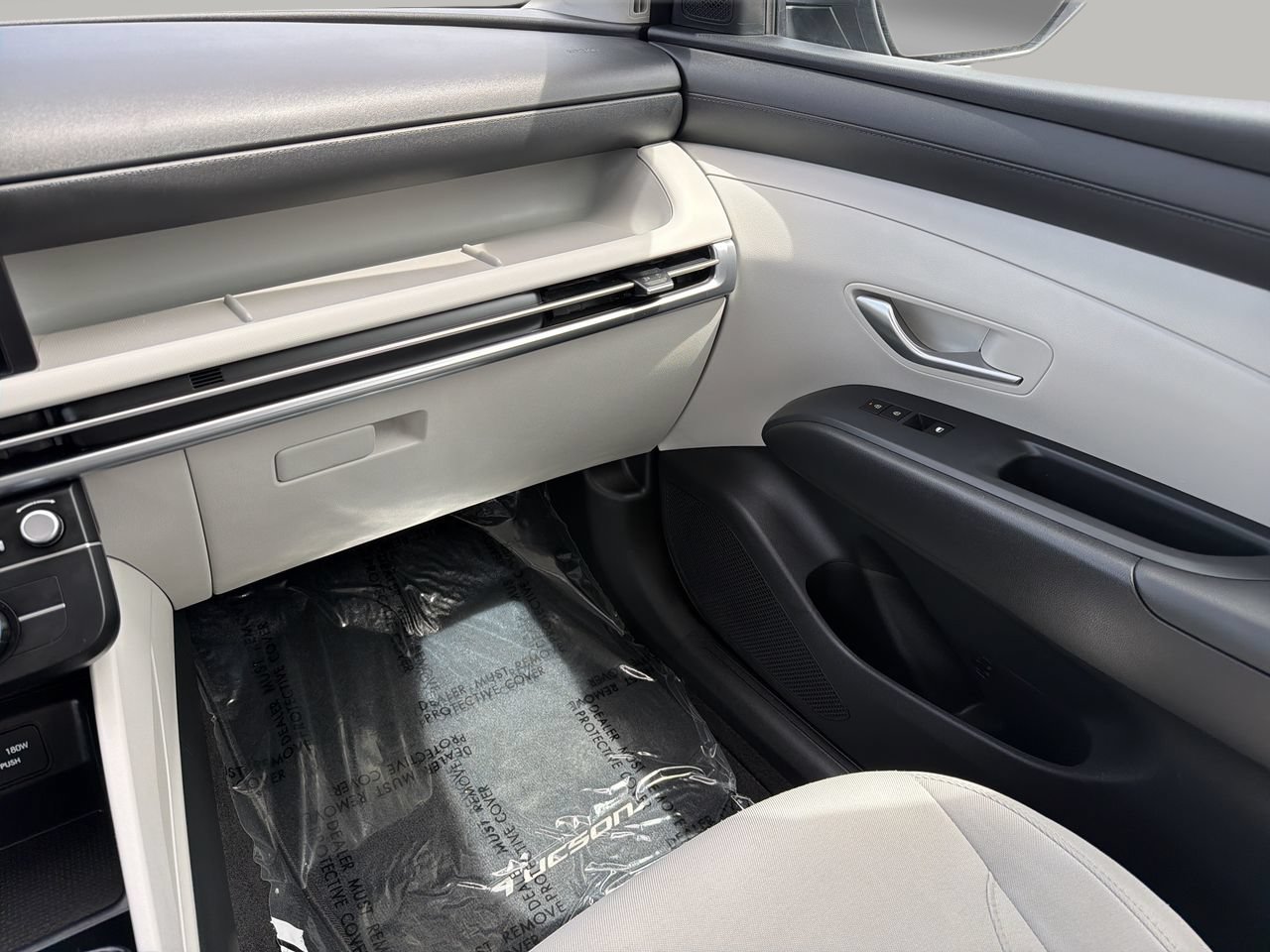 Used 2025 Hyundai Tucson SE FWD image 14