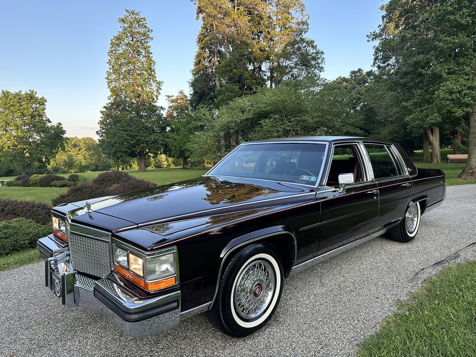 Used 1987 Cadillac Brougham RWD image 4