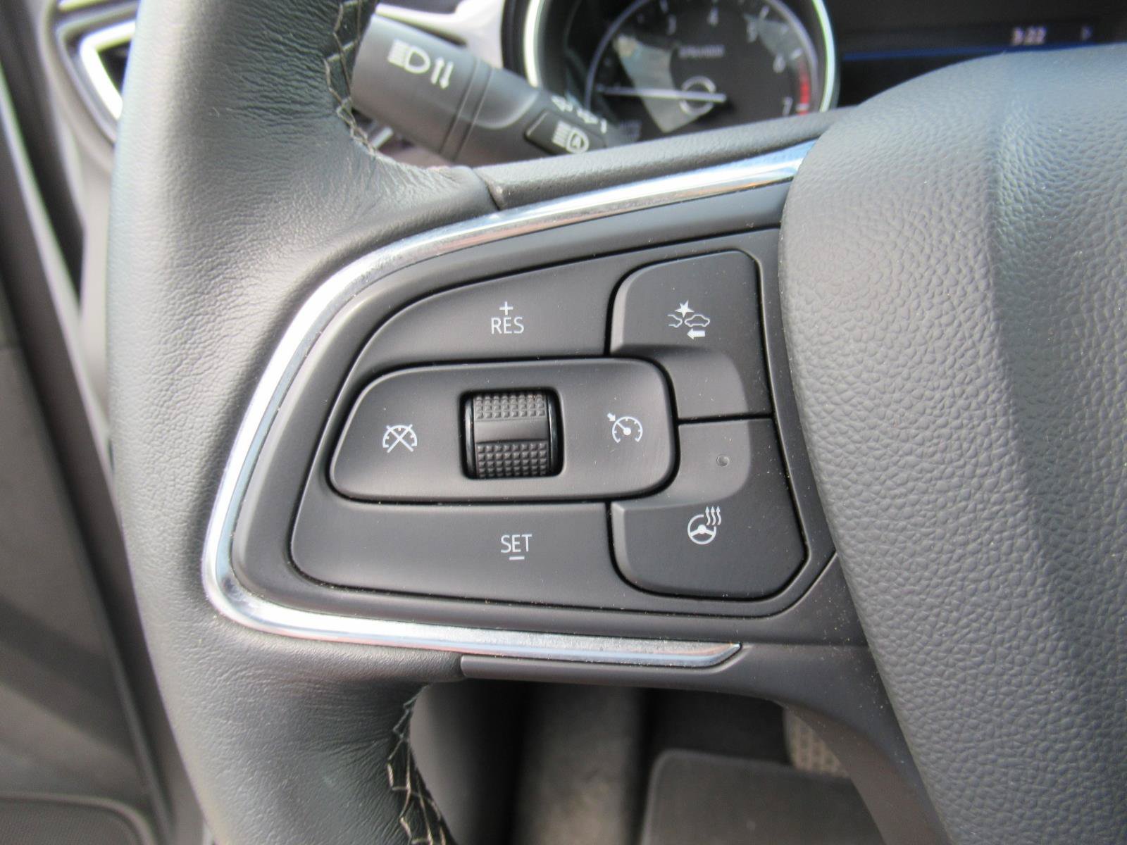 Used 2022 Buick Encore GX Essence FWD image 22