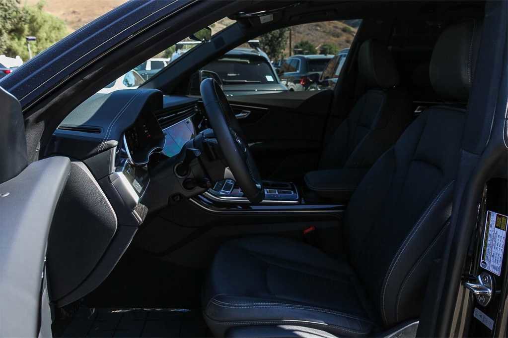 Used 2025 Audi Q8 Premium Plus w/ Premium Plus Package image 17