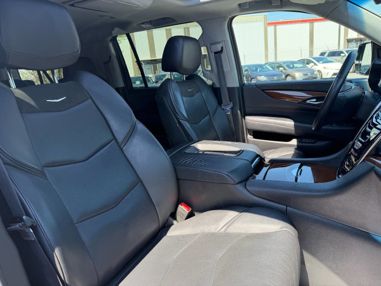 Used 2017 Cadillac Escalade ESV Premium Luxury image 55