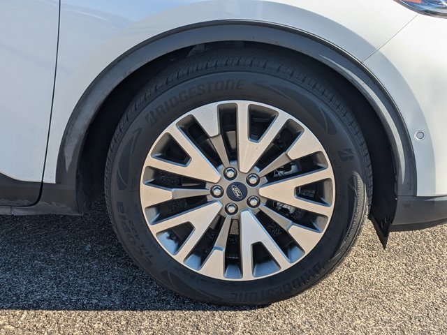 Used 2020 Ford Escape Titanium image 12